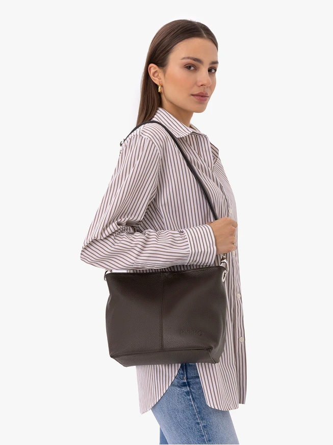 Handtasche aus dunkelbraunem Vollnarbenleder