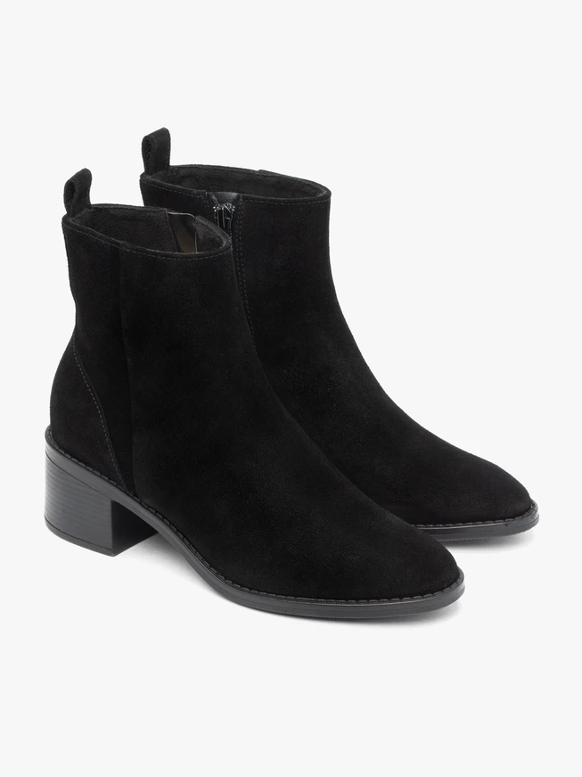 Stöckelschuhe aus schwarzem Velours