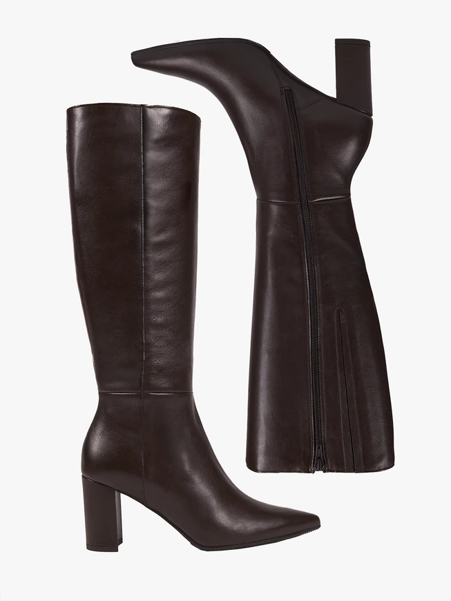 Dunkelbraune Stiefel mit schmalem Schaft