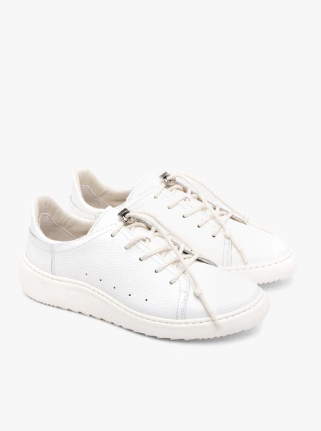 Weiße Sportschuhe aus Leder
