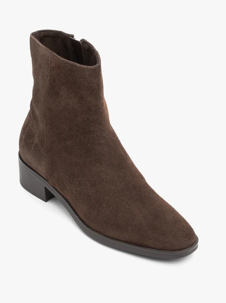 Braune Stiefel aus bedrucktem Krokodilleder