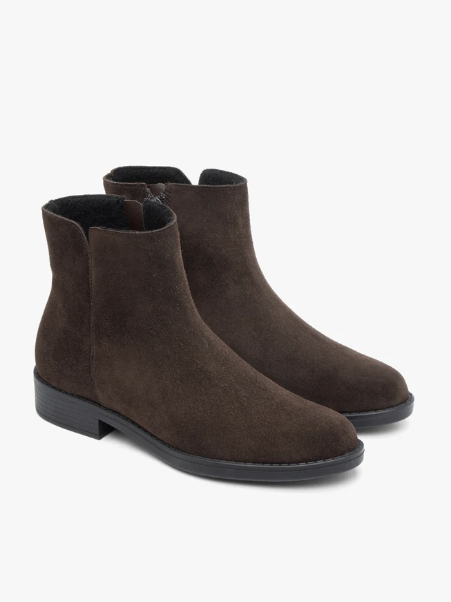 Dunkelbraune Velourstiefel