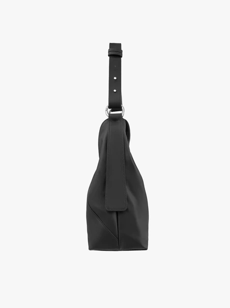 Große schwarze Handtasche aus Glattleder