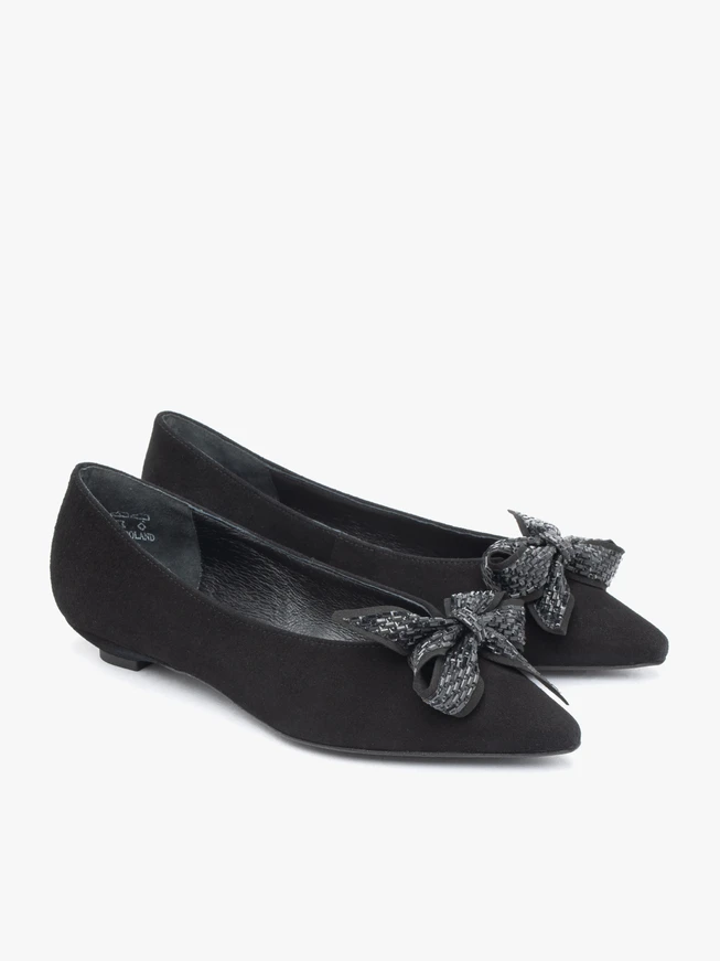 Schwarze Ballerinas mit Schleife