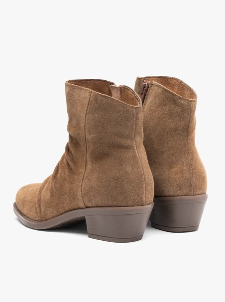 Dunkelbeige geknitterte Cowboystiefel