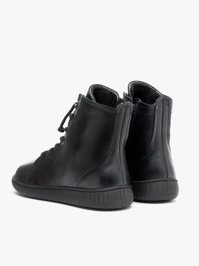 Schwarze Sportstiefel aus Glattleder