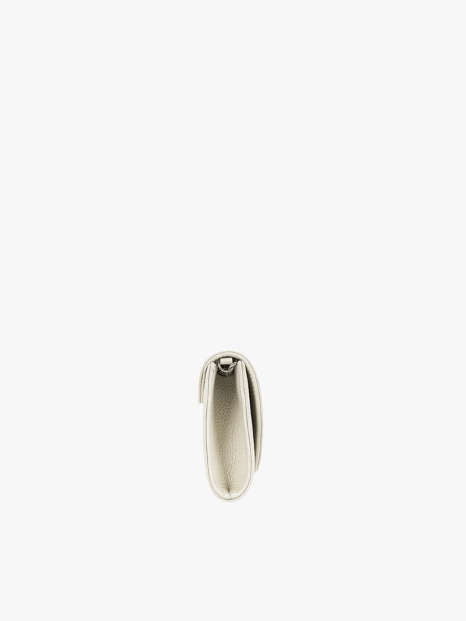 Cremefarbene Leder-Clutch-Tasche mit Kette