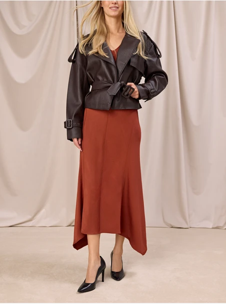 Stiletto-Pumps aus schwarzem genarbtem Leder