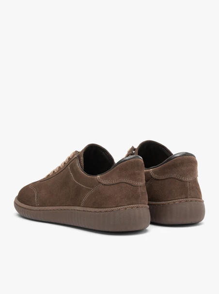 Halbschuhe aus dunkelbraunem Veloursleder