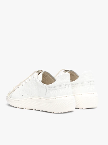 Weiße Sportschuhe aus Leder