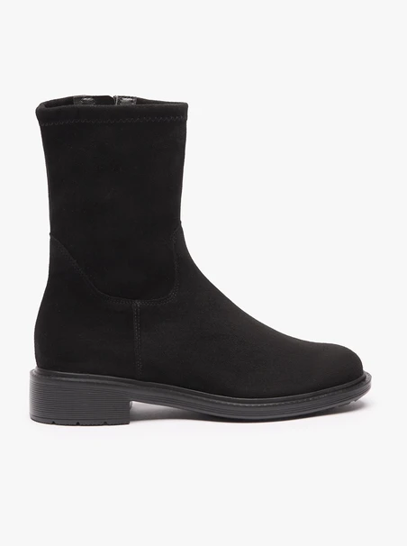 Schwarze höhere Stiefel