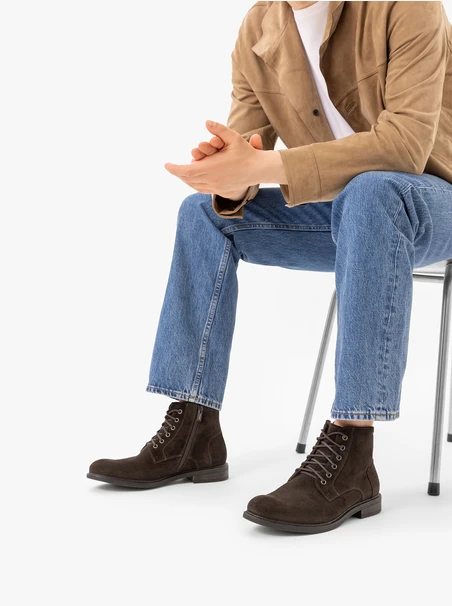 Braune Velourslederstiefel