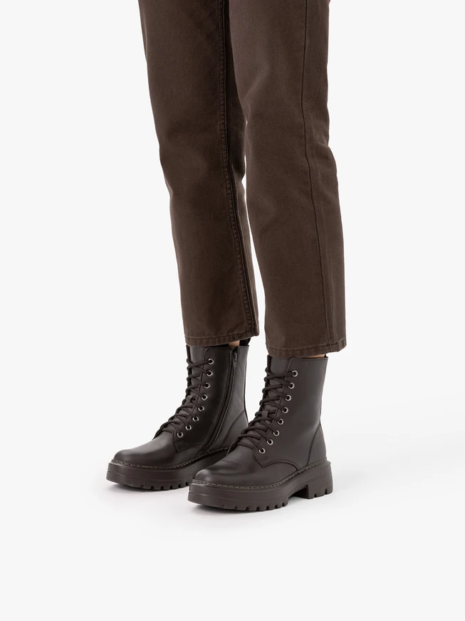 Dunkelbraune Wanderschuhe aus Glattleder