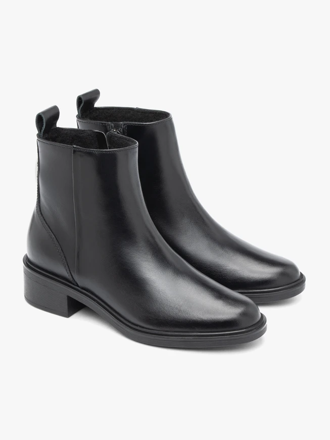 Schwarze Lederstiefel