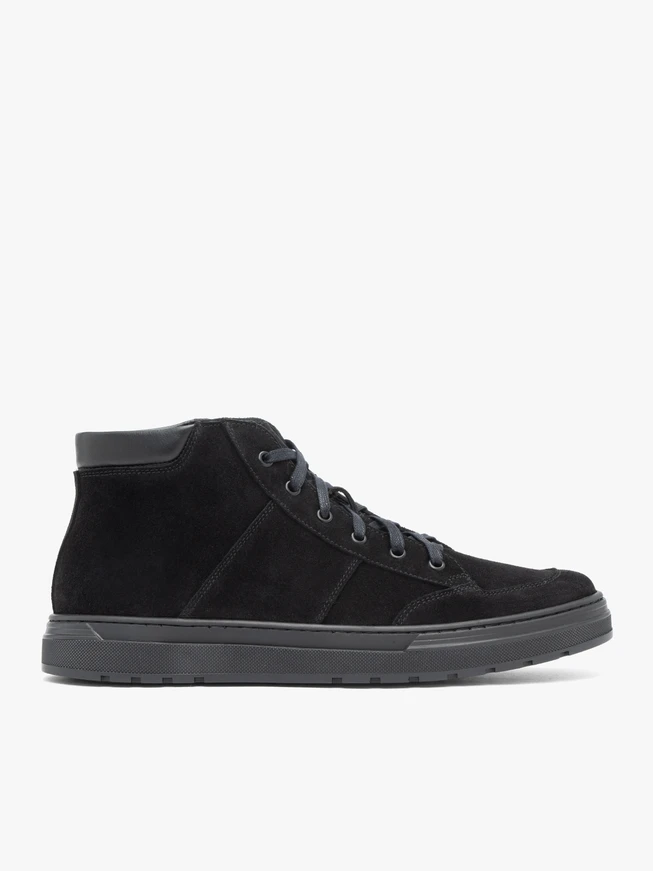 Schwarze sportliche Stiefelette