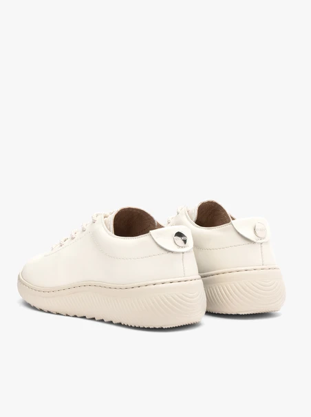 Cremefarbene sportliche Halbschuhe