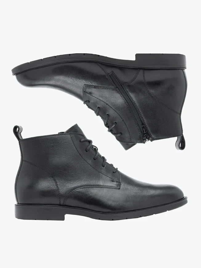 Schwarze Lederstiefel