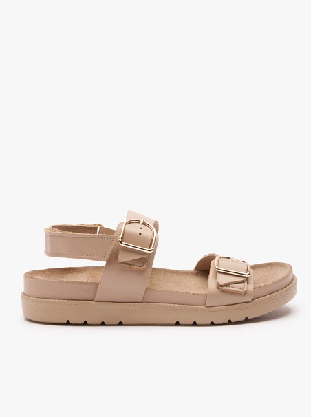 Beigefarbene Sandalen aus genarbtem Leder
