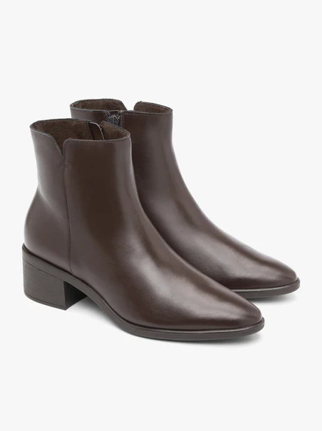 Braune Lederstiefel