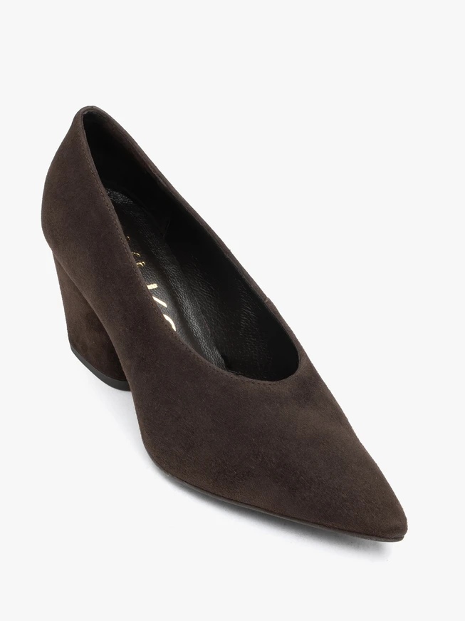 Dunkelbraune Pumps aus Veloursleder