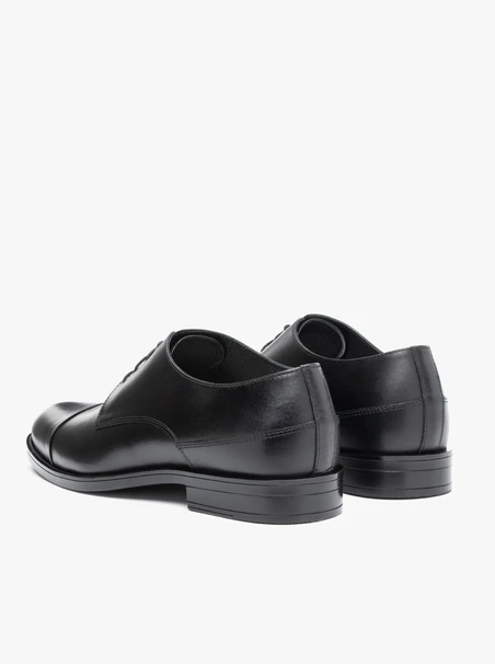 Schwarze formelle Schuhe