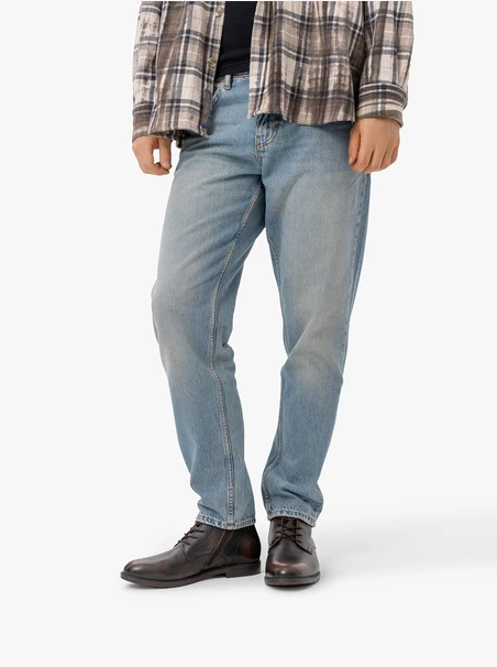 Braune Lederstiefel