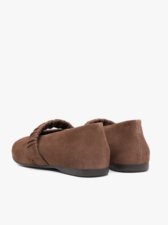 Braune Riemchen-Ballerinas