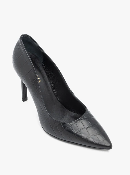 Schwarze High Heels mit Krokodil-Muster