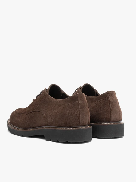Halbschuhe aus dunkelbraunem Veloursleder