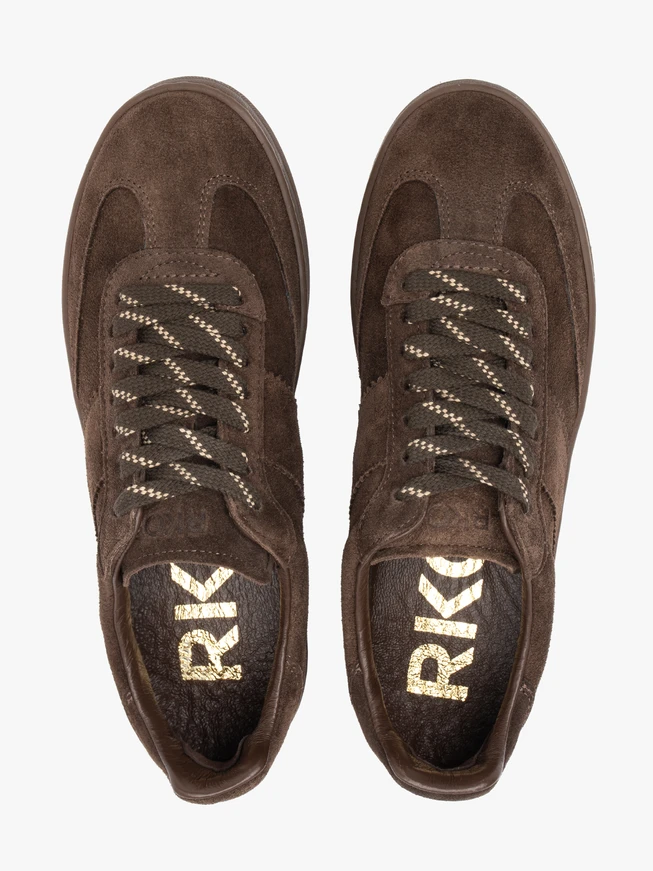 Braune Sporthalbschuhe