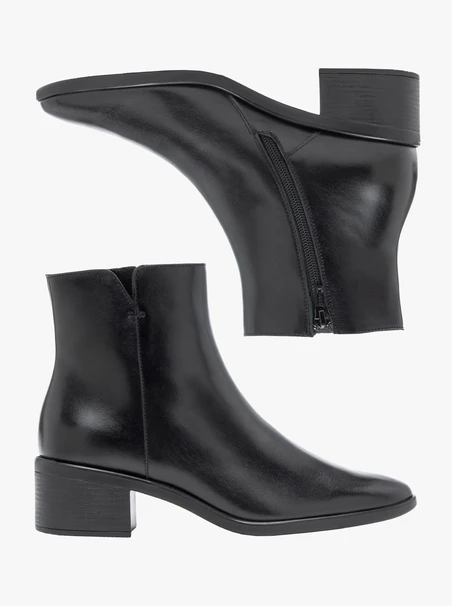 Schwarze Lederstiefel