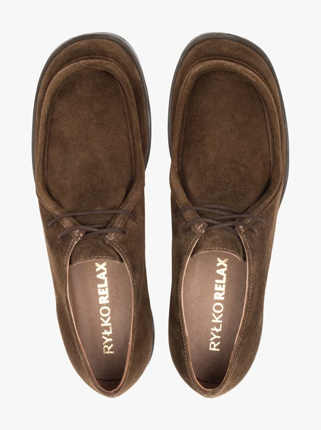 Halbschuhe aus braunem Veloursleder