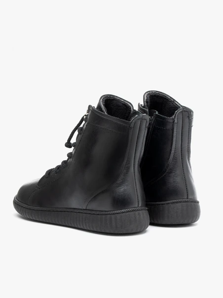 Schwarze Sportstiefel aus Glattleder