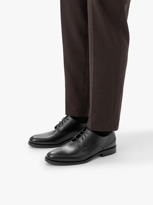 Schwarze formelle Schuhe