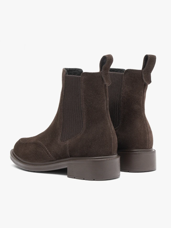Braune Velours-Pantoffeln