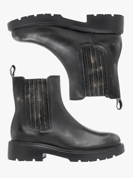 Schwarze, abgewetzte Stiefeletten