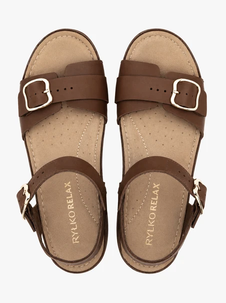 Braune Sandalen mit niedrigem Keilabsatz