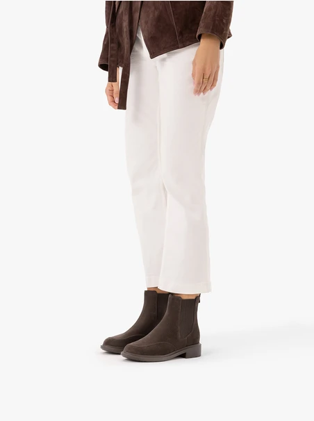 Braune Velours-Pantoffeln