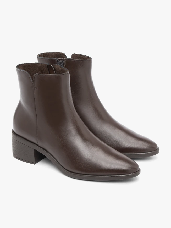 Braune Lederstiefel