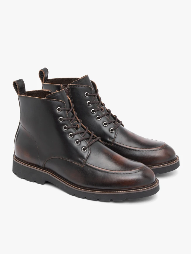Braune Lederstiefel