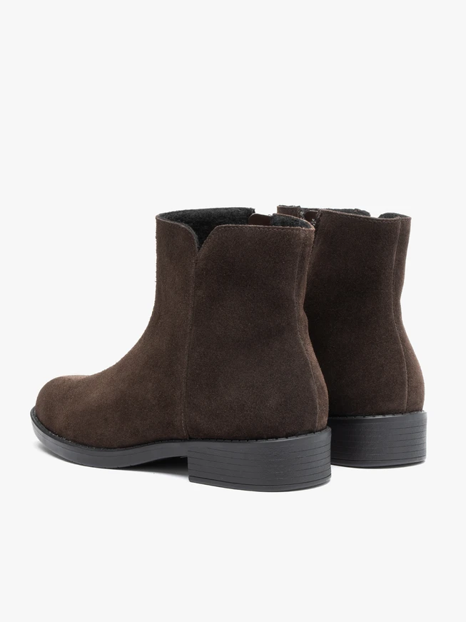 Dunkelbraune Velourstiefel