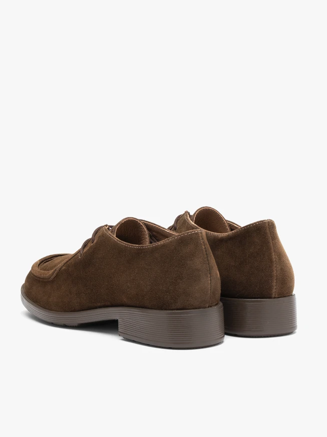 Halbschuhe aus braunem Veloursleder