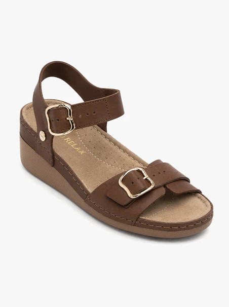 Braune Sandalen mit niedrigem Keilabsatz