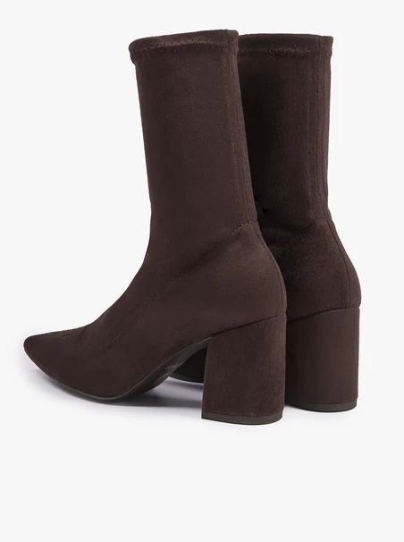 Dunkelbraune, elastische Stiefeletten