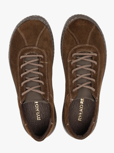 Braune Sporthalbschuhe mit dicker Sohle
