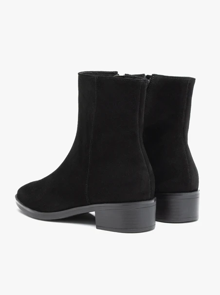 Schwarze Veloursstiefel