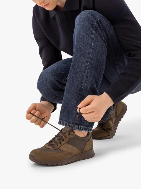 Sportliche Halbschuhe in Olivgrün