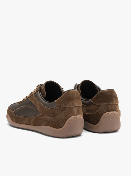 Braun-olivfarbene Sport-Halbschuhe