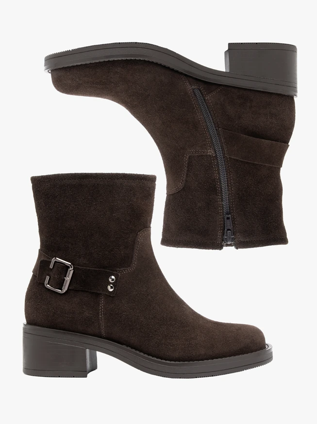 Dunkelbraune Velours-Stiefeletten mit Schnalle