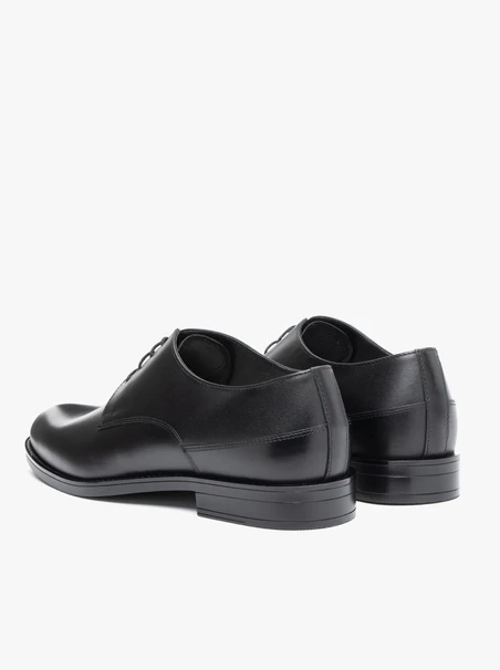 Schwarze formelle Schuhe